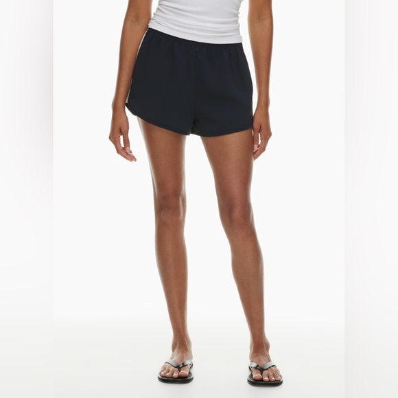 Aritzia Somerset Shorts - Picture 8 of 10